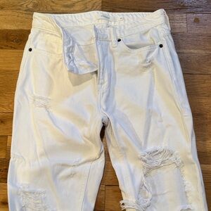 Hidden size 24 White Distressed woman’s Jeans-MINT condition-great fit